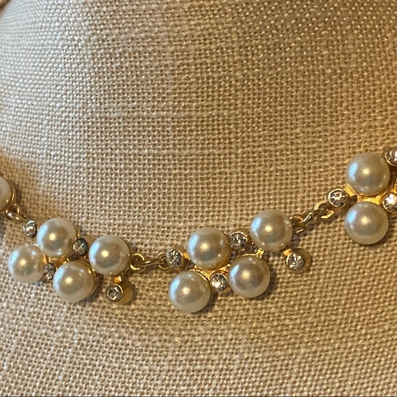 Classic Pearl Cluster Necklace - Picture 4 of 4